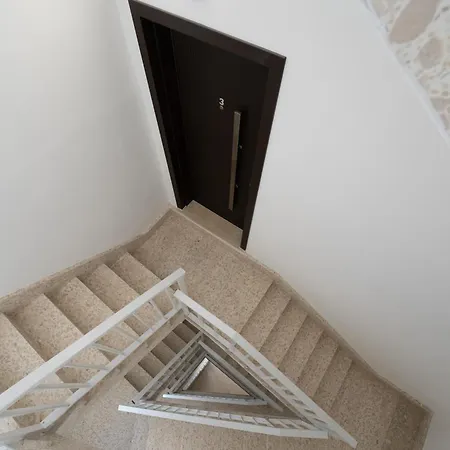 Appartement Flora Flats 1st, 2nd And 3rd Floor Appartments No Lift *